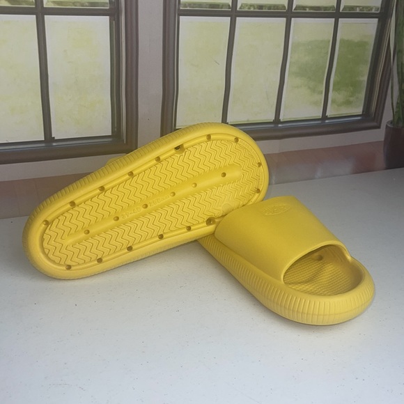 UltraCozy Comfort Slide Sandals - Picture 5 of 6